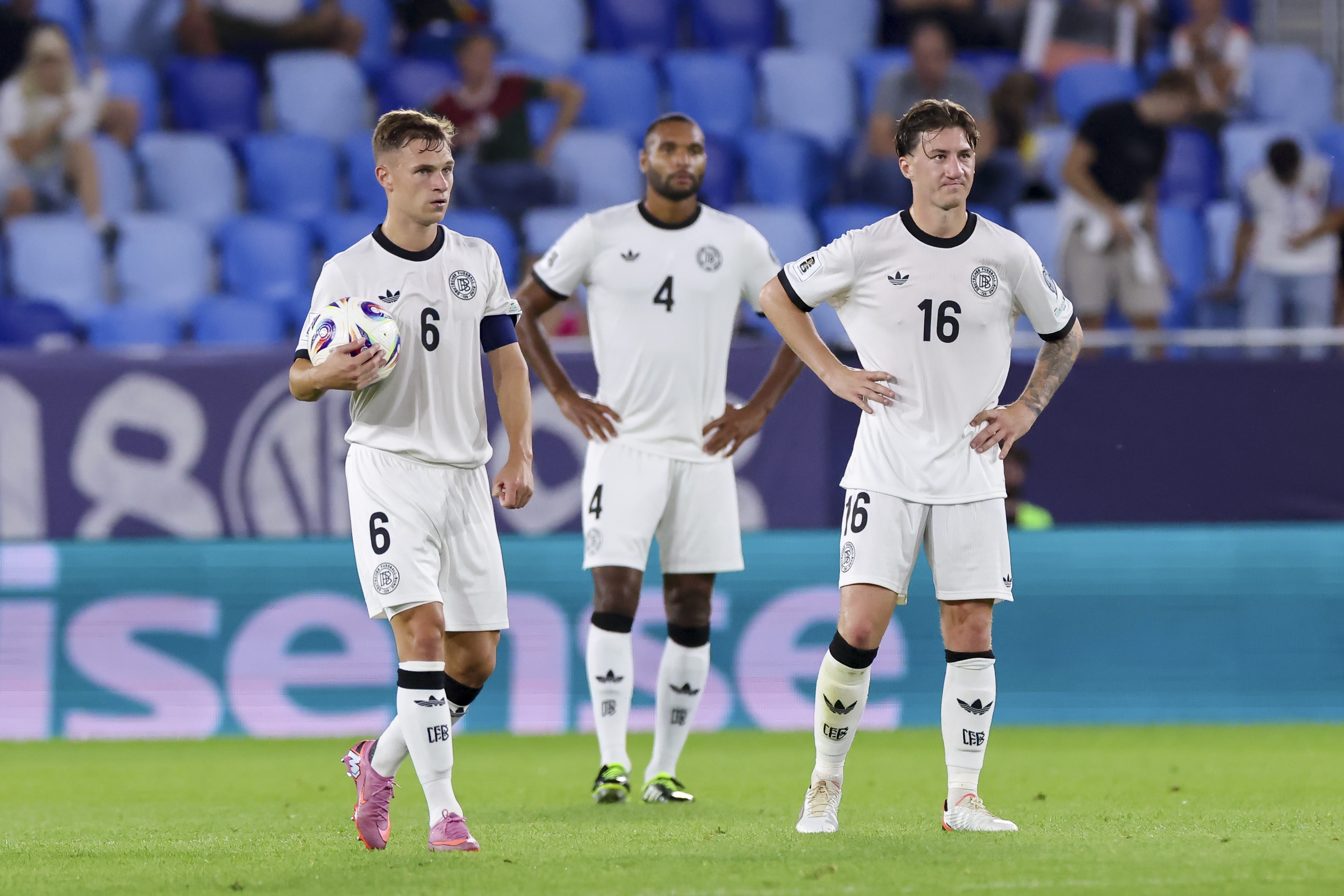 纽卡斯尔夺,冠联赛杯,利物浦败北,8波足球比分网,体育官网,平台入口,足球比分,即时比分,比分直播